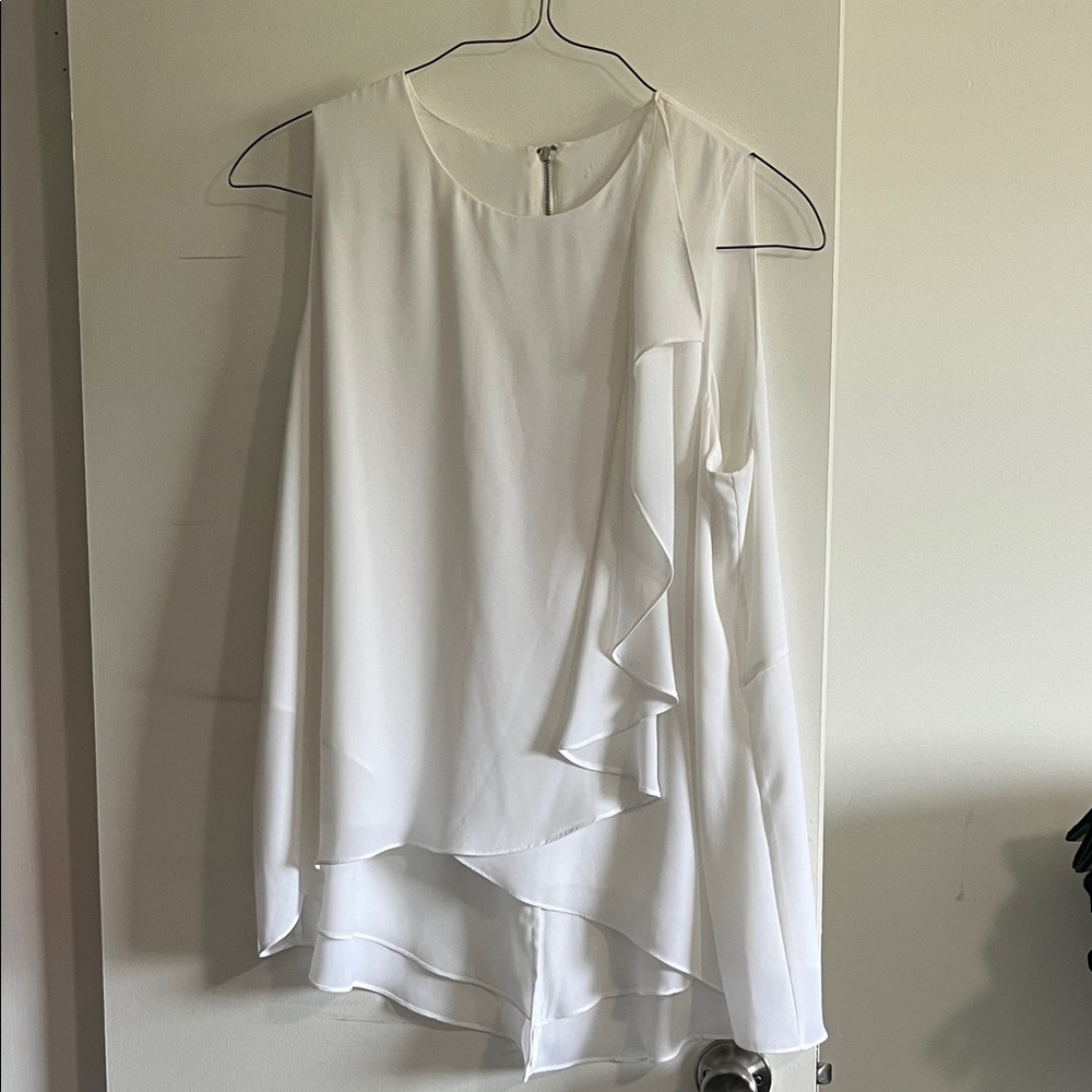 Chic White Ruffled Women's Blouse